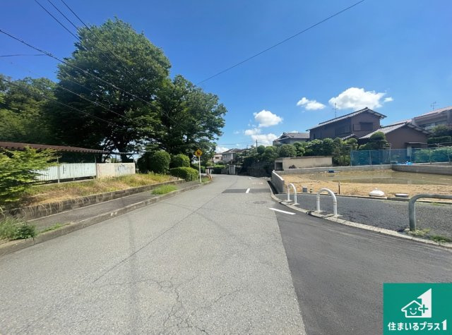 堺市南区宮山台　第1期　新築一戸建ての前面道路含む現地写真|周辺は落ち着いた街並みの住宅地！子育てがしやすい住環境です！まだ未完成ですが、現地でしかわからない事もございます。是非一度ご覧ください。