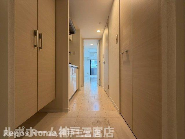 S-RESIDENCE神戸磯上通の玄関