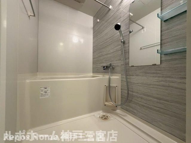 S-RESIDENCE神戸磯上通の浴室