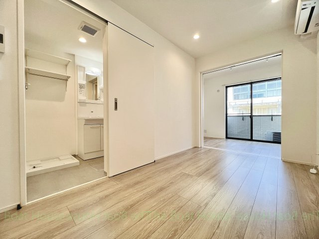 robot　home山王の居間・リビング