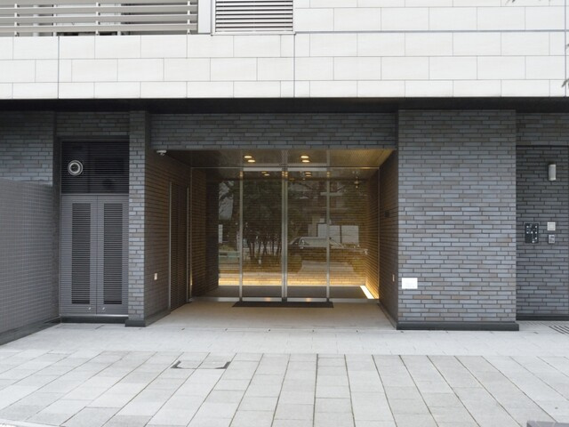 浅草タワーのエントランス|浅草タワー：ペット飼育可能なマンションです！