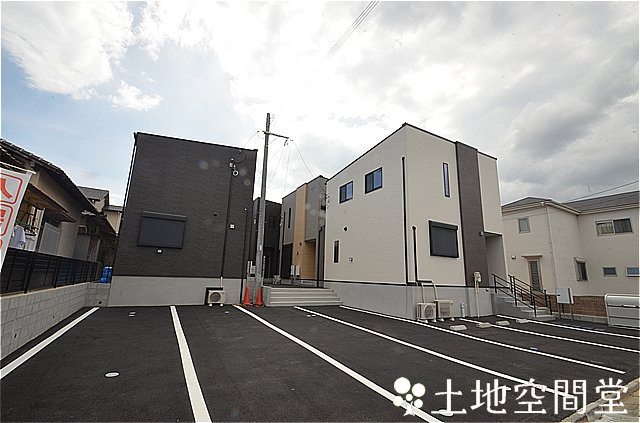 北九州市八幡西区日吉台１丁目のタウンの駐車場