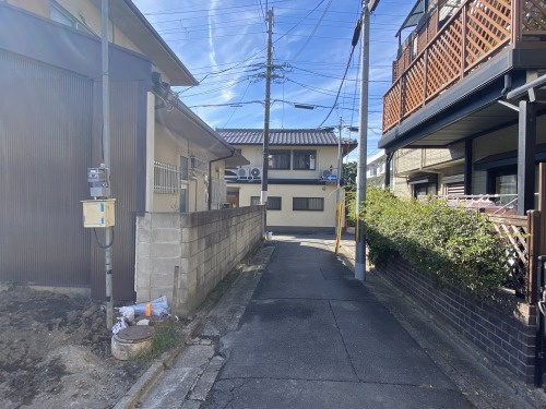 聖護院東町 新築戸建(B号地)の前面道路含む現地写真