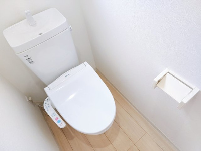 【トイレ】 | メゾンシュクレ | 違う部屋の写真です（201号室）