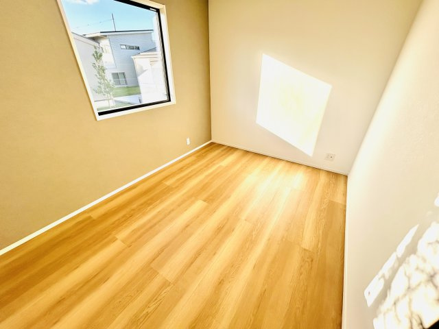 千葉市緑区高田町の洋室