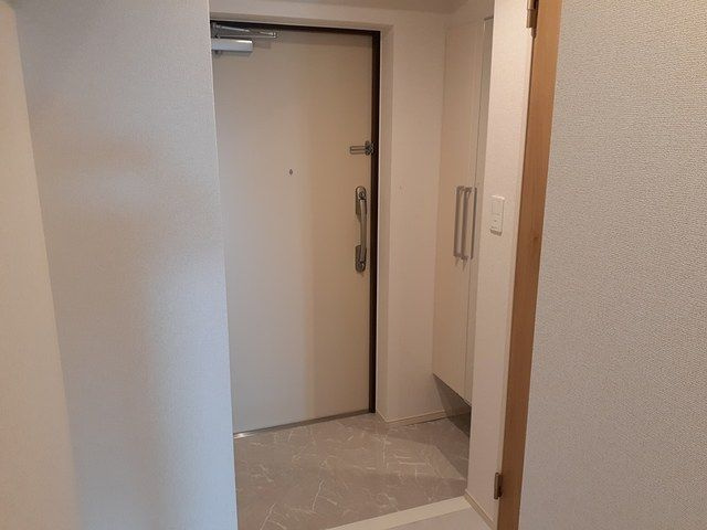 ベルフラワー恋ヶ窪の玄関