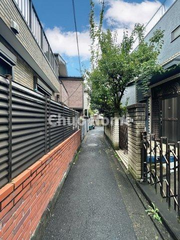 足立区千住河原町中古住宅の前面道路含む現地写真|前面道路