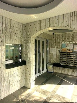 豊島区池袋３丁目の賃貸マンションのエントランス