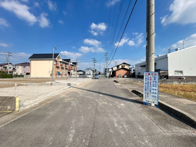 リーブルガーデン　一宮市森本四丁目　全3区画分譲の前面道路含む現地写真|「現地（2026年10月10日）撮影」　
■前面道路　
■ヤマダ不動産　株式会社リライフ