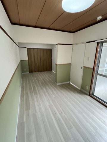 サンコーポ諏訪の洋室