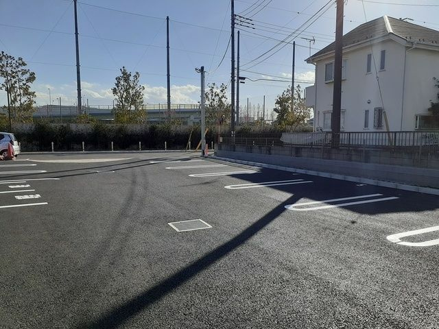 シャイニングの駐車場