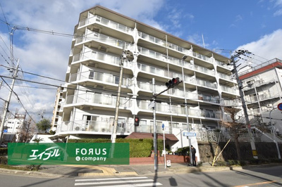 【外観】 | 豊中ハウス | 物件を比較検討したいお客様には、「物件比較見学プラン」をご用意しております。こちらの物件だけでなく、お客様の希望に沿った物件を、いくつかまとめてご案内させて頂きます。