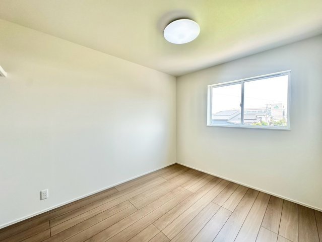 リバース　みやま市役所南6の洋室