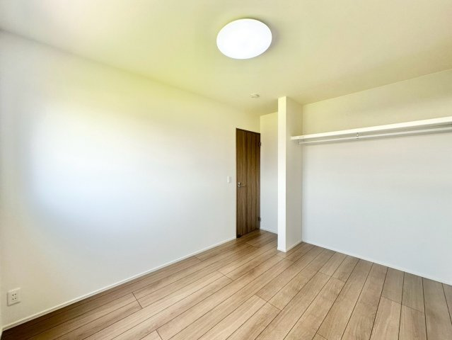 リバース　みやま市役所南6の洋室