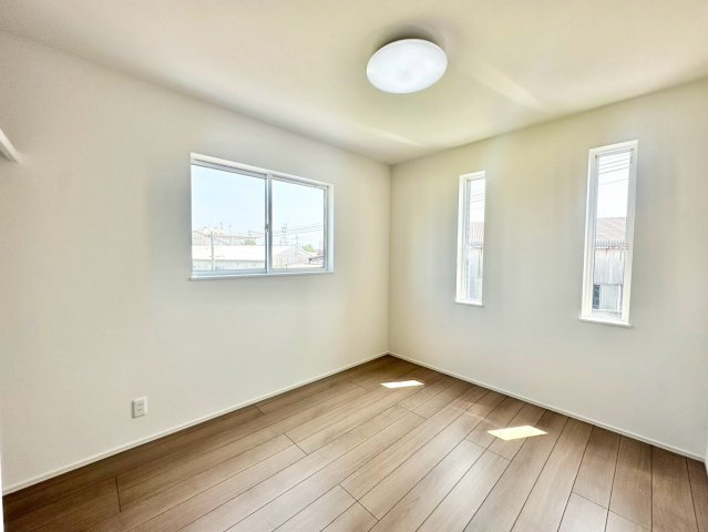 リバース　みやま市役所南6の洋室