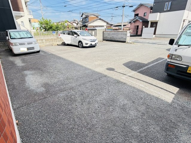 シャロームＳの駐車場|別号室タイプ