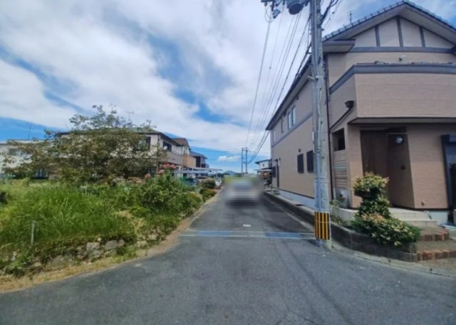 野洲市小南　売土地の前面道路含む現地写真