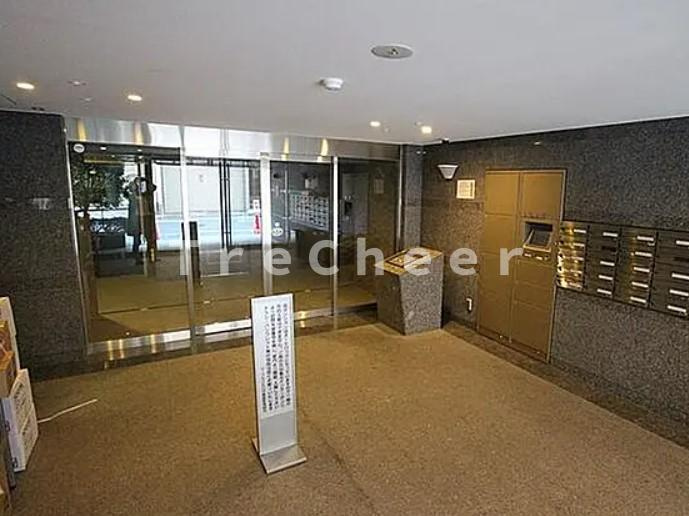 ルーブル小石川弐番館のエントランス