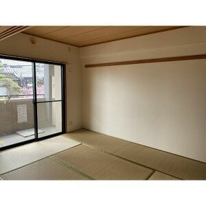 トゥールモンド高宮の和室