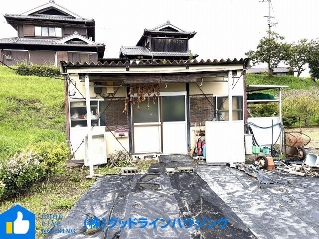加東市大畑土地の前面道路含む現地写真|現地プレハブ