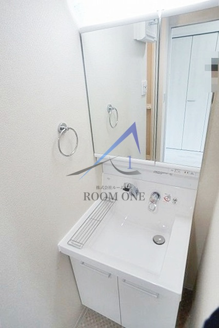 ｂ’ＣＡＳＡ　Ｙｏｋｏｈａｍａ　Ｙｏｓｈｉｎｏｃｈｏの洗面所|洗面台です。