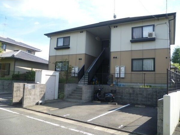 ファミールさくらの駐車場