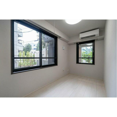 【寝室】 | M-RESIDENCE新江古田 | きれいなフローリング。