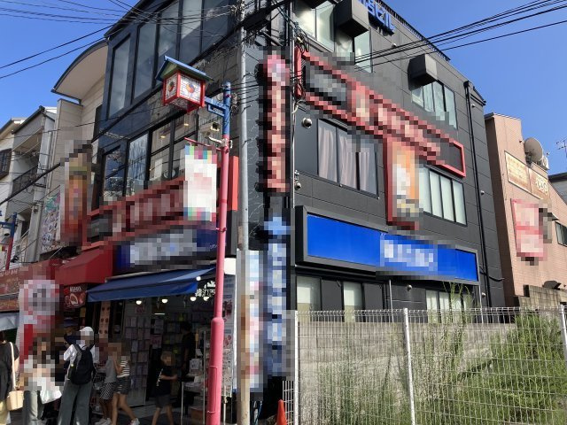大阪市生野区桃谷５丁目のビルの外観