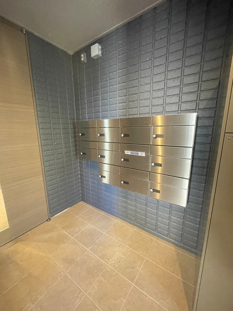 ＨＥＢＥＬ　ＭＡＩＳＯＮ　中山のその他共用部分|エントランス横の集合ポスト