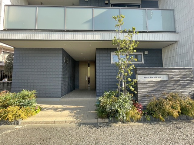 ＨＥＢＥＬ　ＭＡＩＳＯＮ　中山の周辺|2020年３月完成　お洒落なエントランス