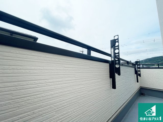 ■三島郡島本町広瀬　新築一戸建てのバルコニー|日当たりのよいバルコニー！お部屋が開放的に！