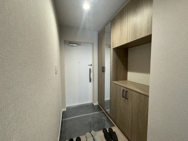ロワールティアラ室見の玄関|シューズボックス付きなので玄関をきれいに保てます☆靴が多い方も収納場所には困りません☆
