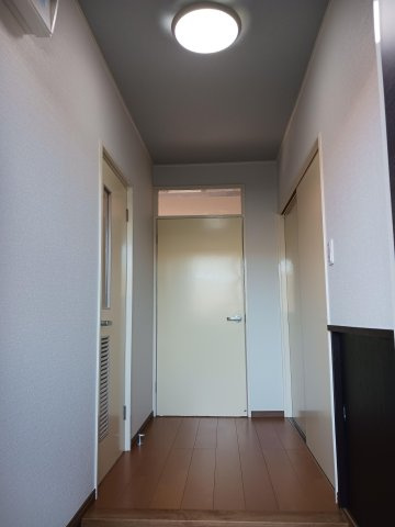 レジデンス安戸の玄関