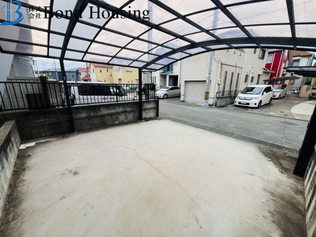 土地64坪で広々　宮下1丁目　中古戸建の駐車場