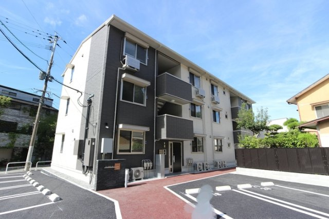 熊本市西区春日８丁目のアパートの外観