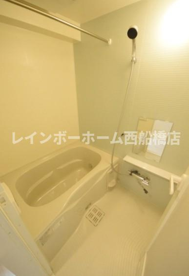 レオステーションフロント鬼越の浴室