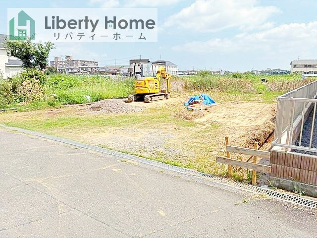 第1土浦市小松　新築戸建　1号棟の前面道路含む現地写真
