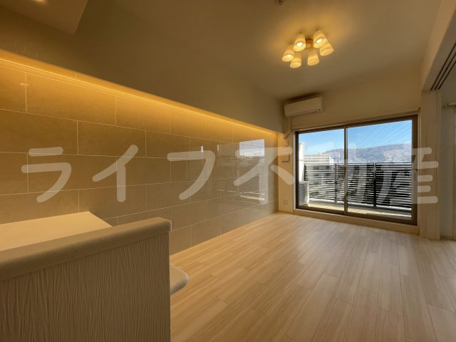 プレジオ荒本新町の内装|明るい色調の室内です