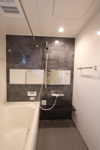 《仲介手数料無料》狛江市和泉本町３丁目5-6新築一戸建てKEIAI Graceの浴室