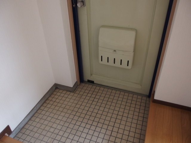 シャトー南の玄関