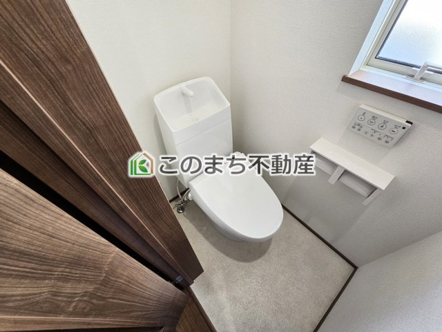 ハートフルタウン宇都宮市西原町600番35のトイレ|同社施工物件の写真です。※建具やフローリング、その他仕様が違う場合がございます。