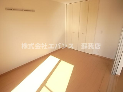 【洋室】 | ロイヤルオーク | 落ち着いた色調の洋室です
