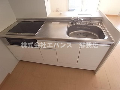 【キッチン】 | ロイヤルオーク | きれいなカウンターキッチンです