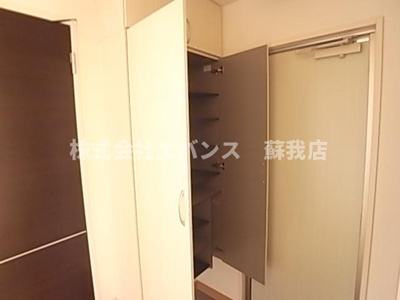 【玄関】 | ロイヤルオーク | シューズクローゼット付の玄関です