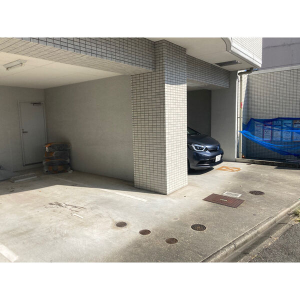 Residence栴檀の駐車場