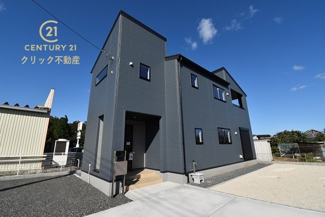 リーブルガーデン  城里町石塚　16期　5の外観|静駅車11分。石塚小徒歩15分、常北中徒歩14分。
笠間街道入口交差点近く。水戸市、常陸大宮市など多方面へのアクセス良好。
5台駐車可能です。