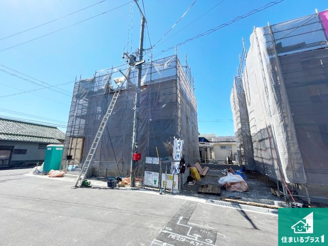 京田辺市草内穴口　第6期　新築一戸建ての外観|周辺は落ち着いた街並みの住宅地！子育てがしやすい住環境です！まだ未完成ですが、現地でしかわからない事もございます。是非一度ご覧ください。
