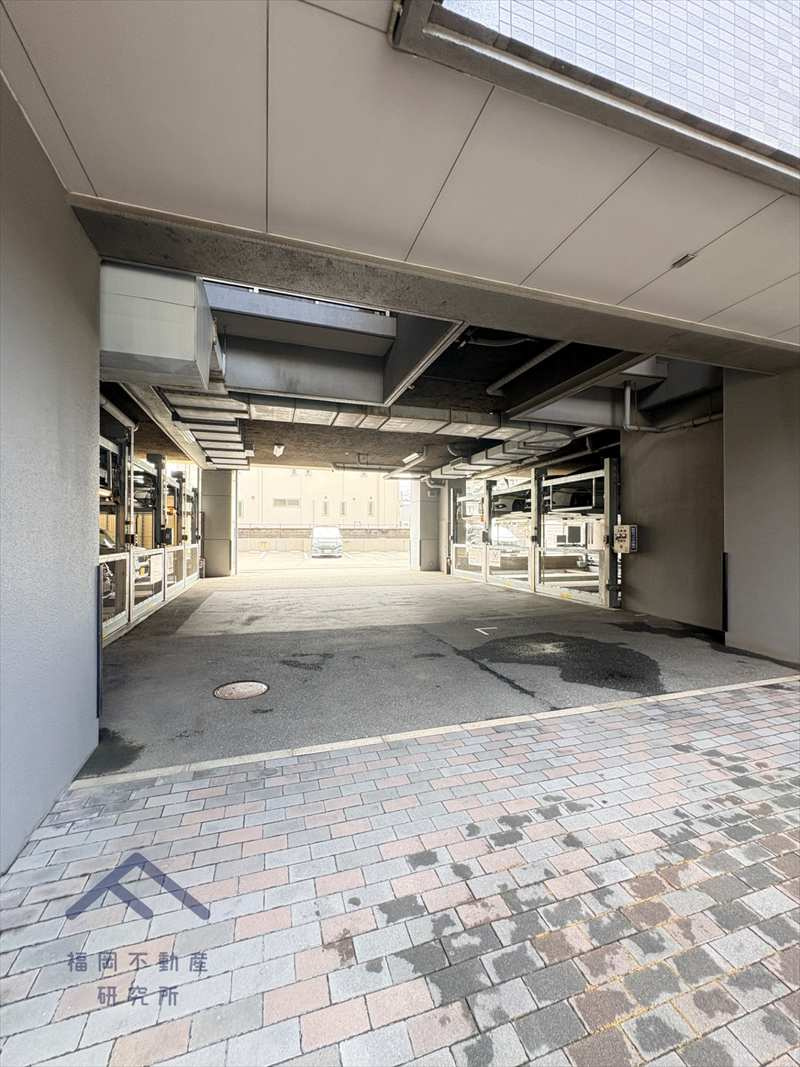 リーベスト竹下駅前の駐車場