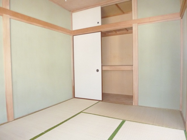 サンシティーの寝室|収納１間分あります。