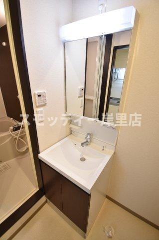 ソレイユ聖天下C棟の独立洗面台